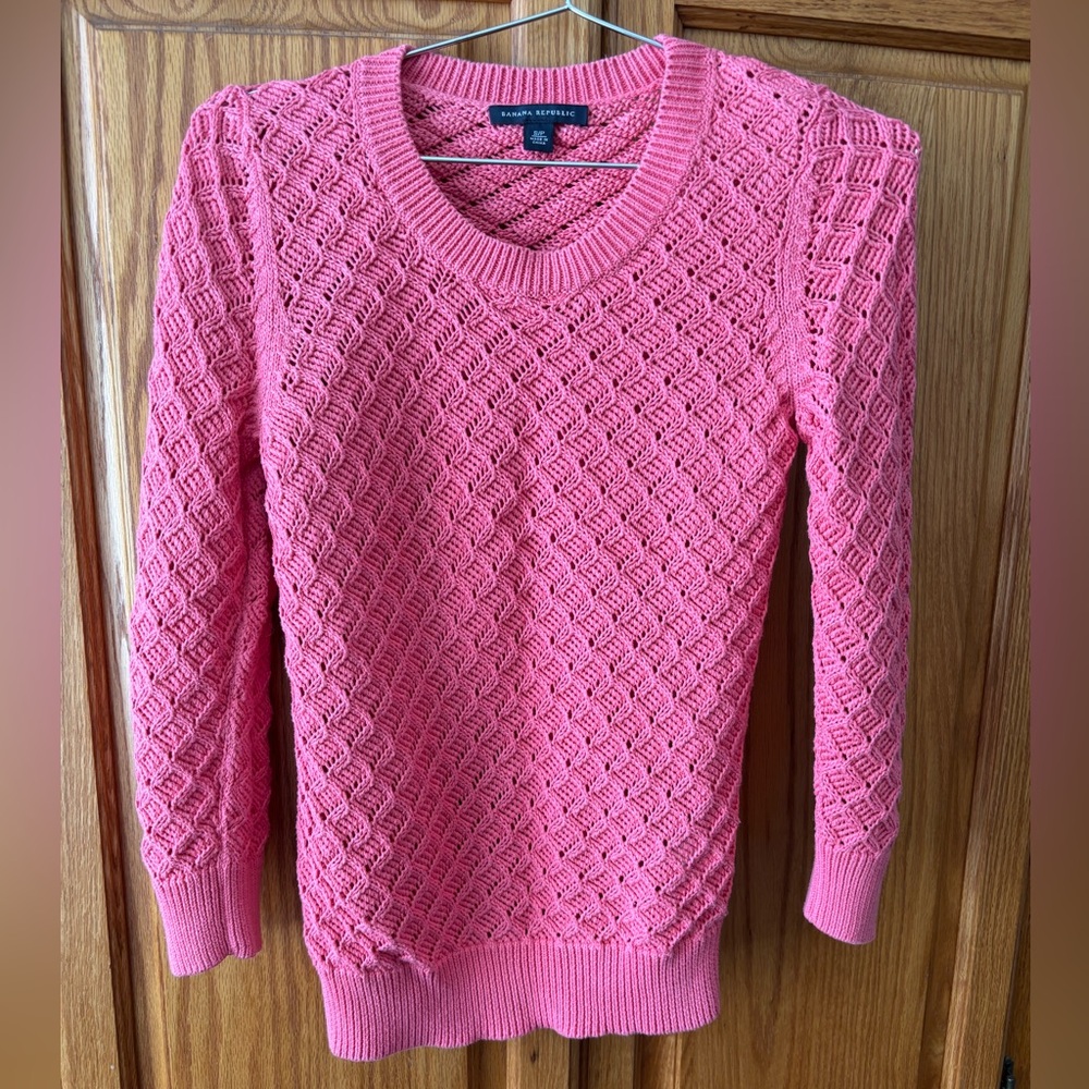 #90 Banana Republic Coral Knit Women's Sweater Small